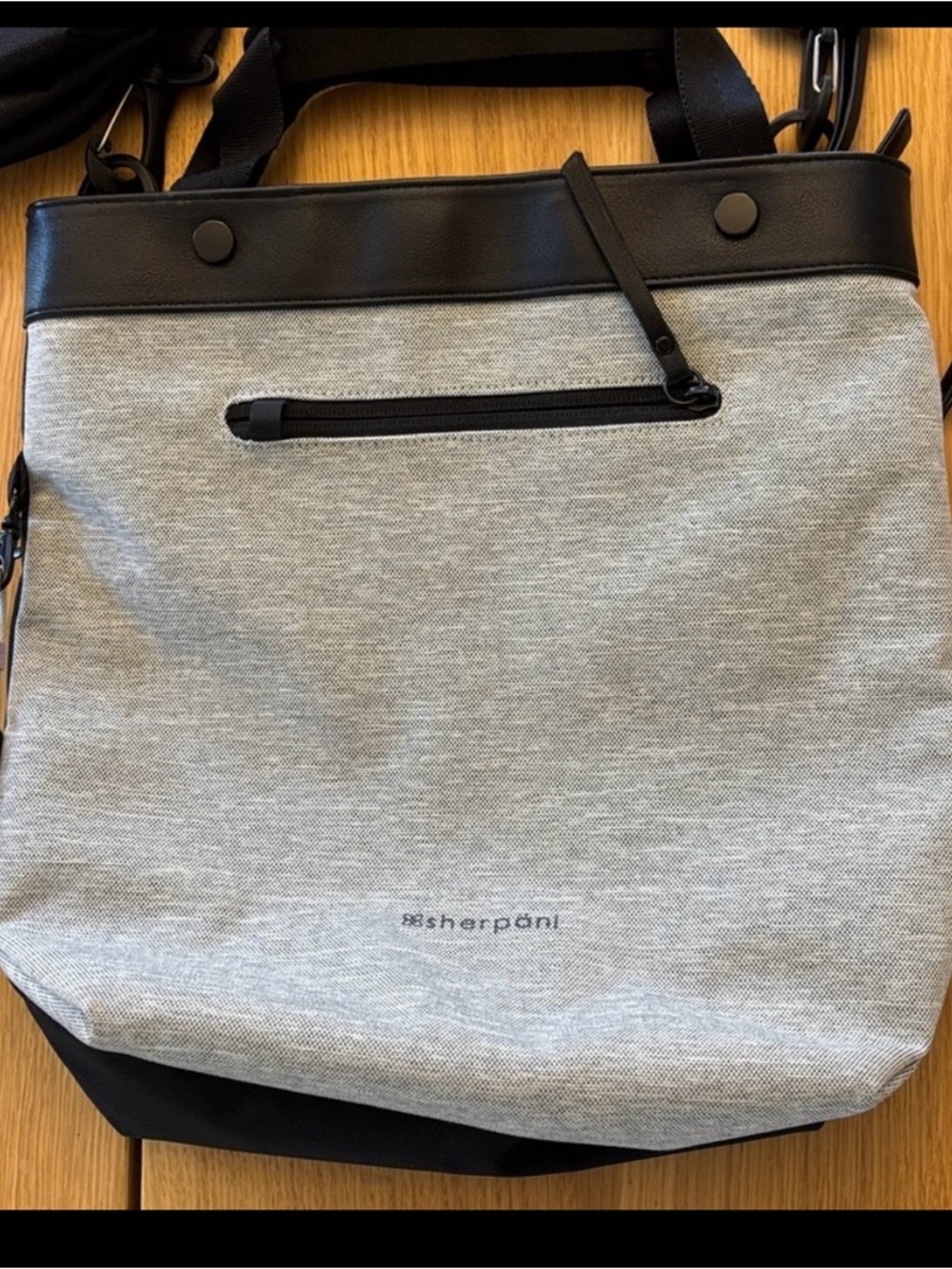 Sherpani Women's Crossbody Bag in Gray and Black